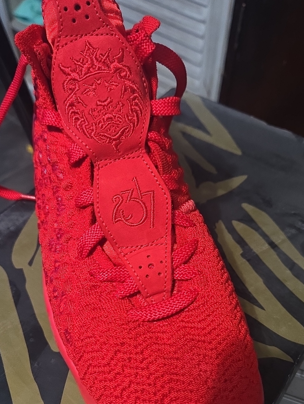 Nike Red Knit LJ-17 Low-Top Sneaker